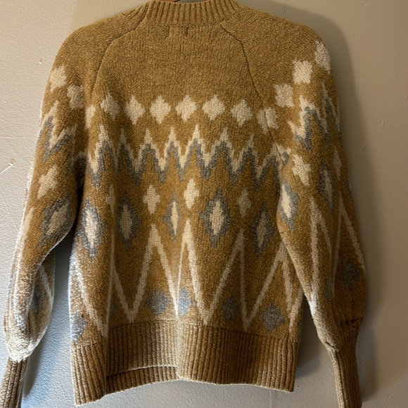 Sweater EUC - Picture 2 of 5